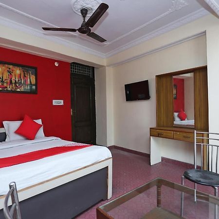 Oyo 39830 Hotel Esquire Meerut Bagian luar foto