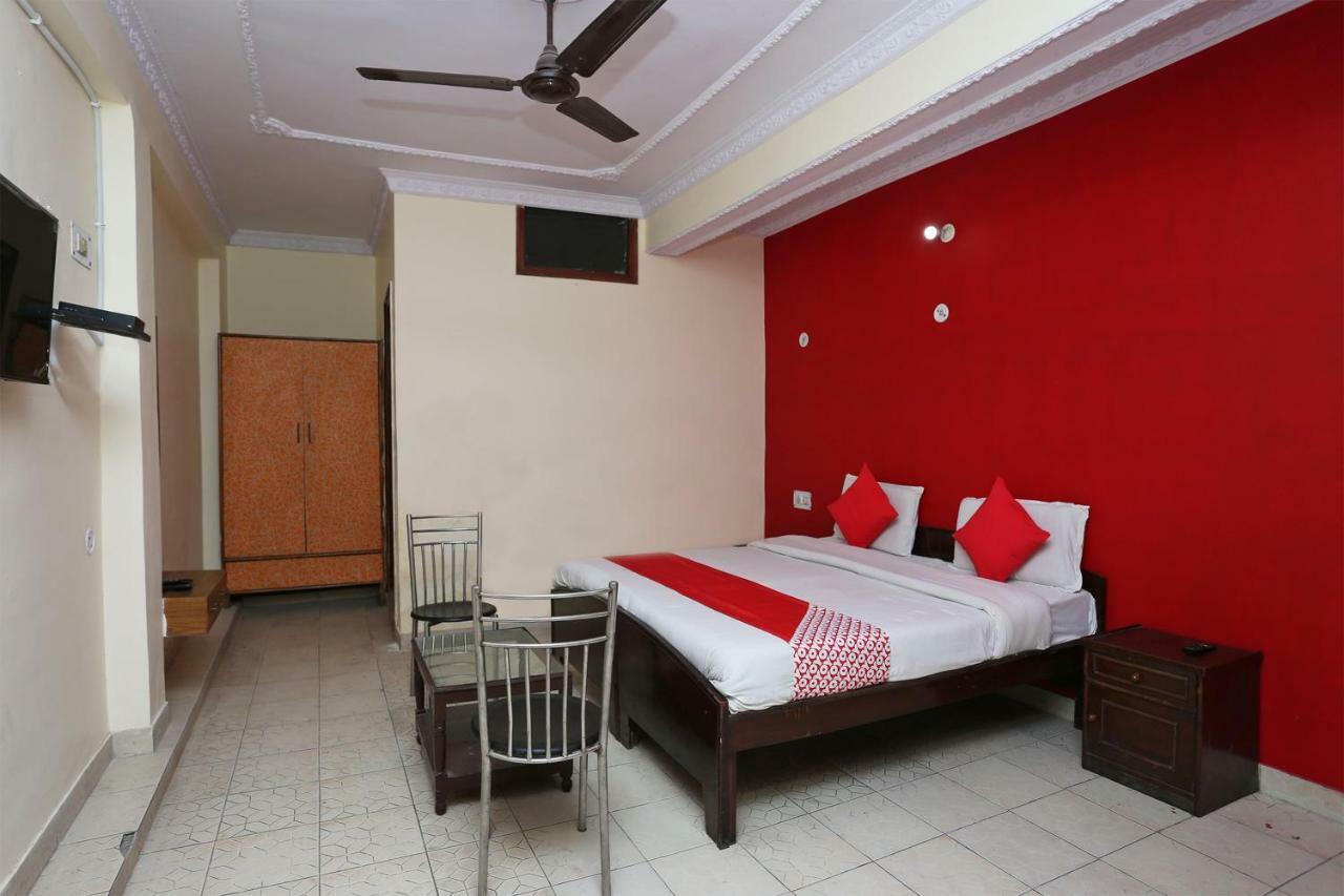 Oyo 39830 Hotel Esquire Meerut Bagian luar foto