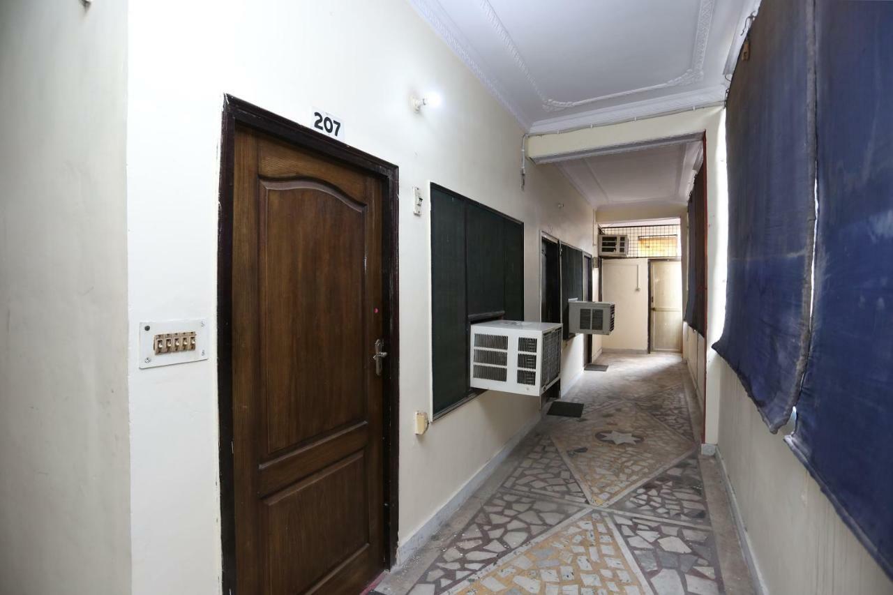 Oyo 39830 Hotel Esquire Meerut Bagian luar foto
