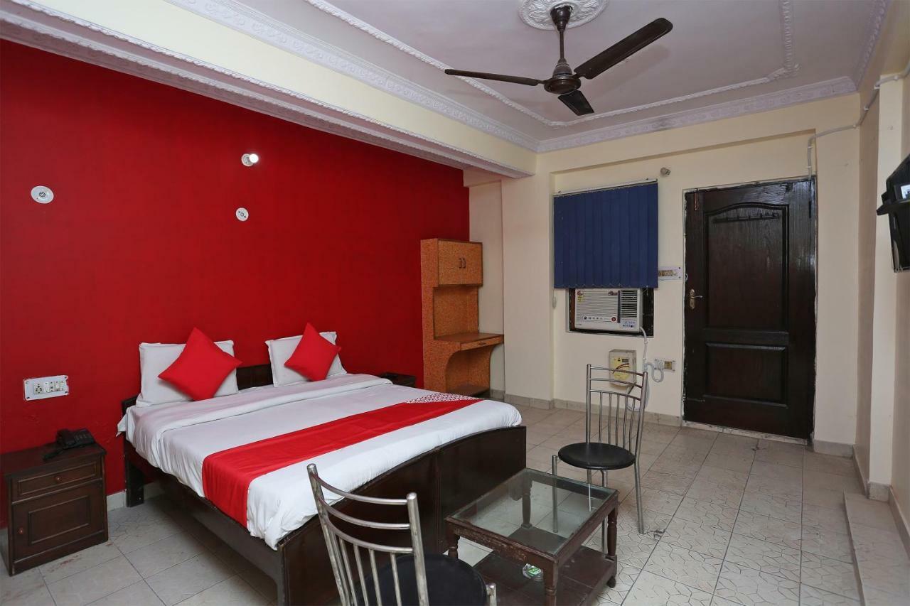 Oyo 39830 Hotel Esquire Meerut Bagian luar foto