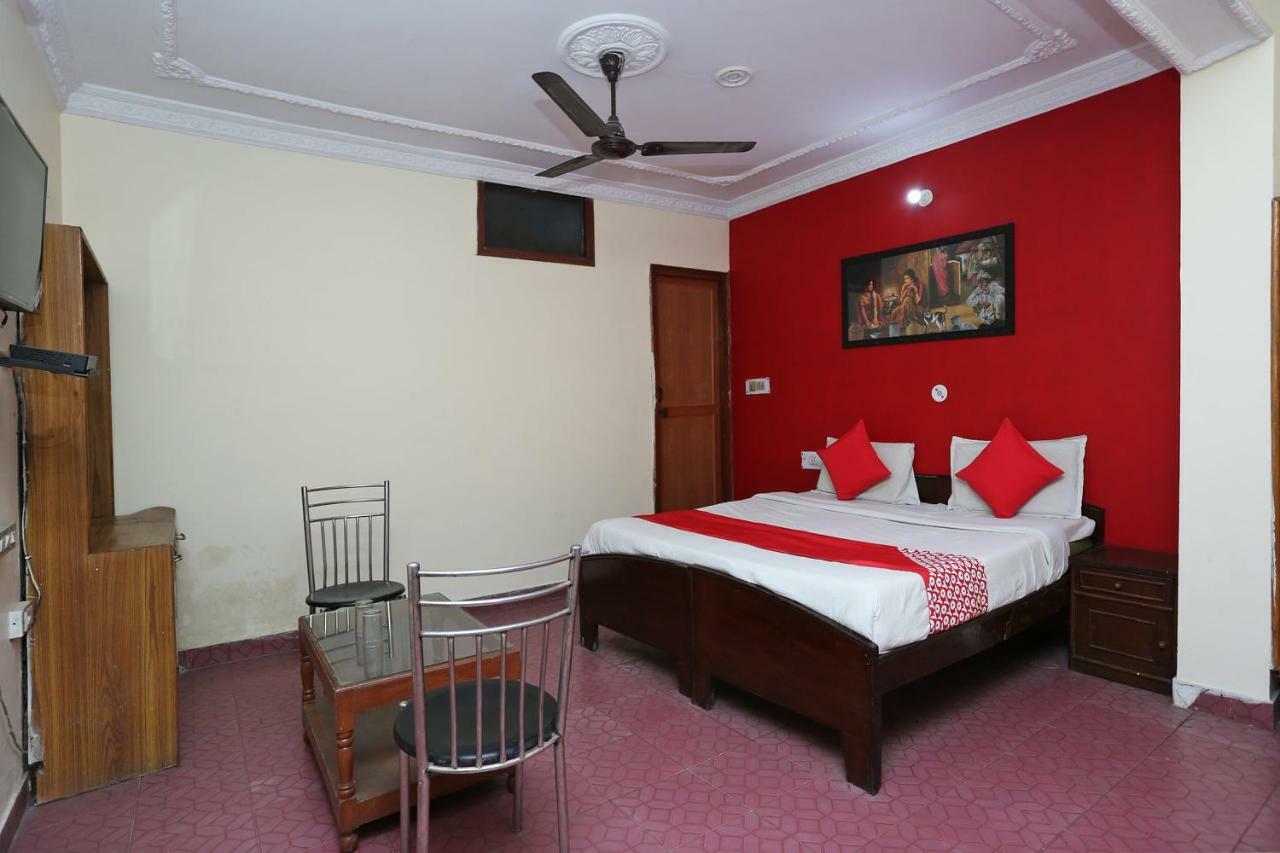 Oyo 39830 Hotel Esquire Meerut Bagian luar foto