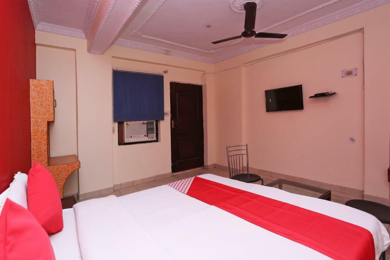 Oyo 39830 Hotel Esquire Meerut Bagian luar foto