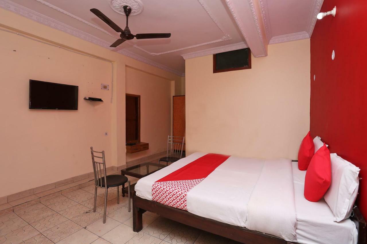 Oyo 39830 Hotel Esquire Meerut Bagian luar foto