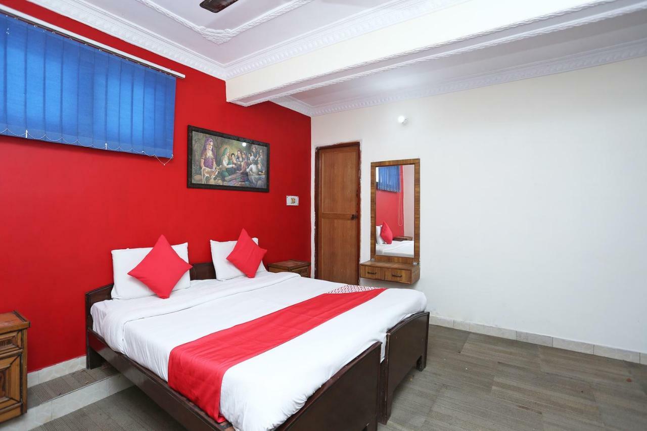 Oyo 39830 Hotel Esquire Meerut Bagian luar foto