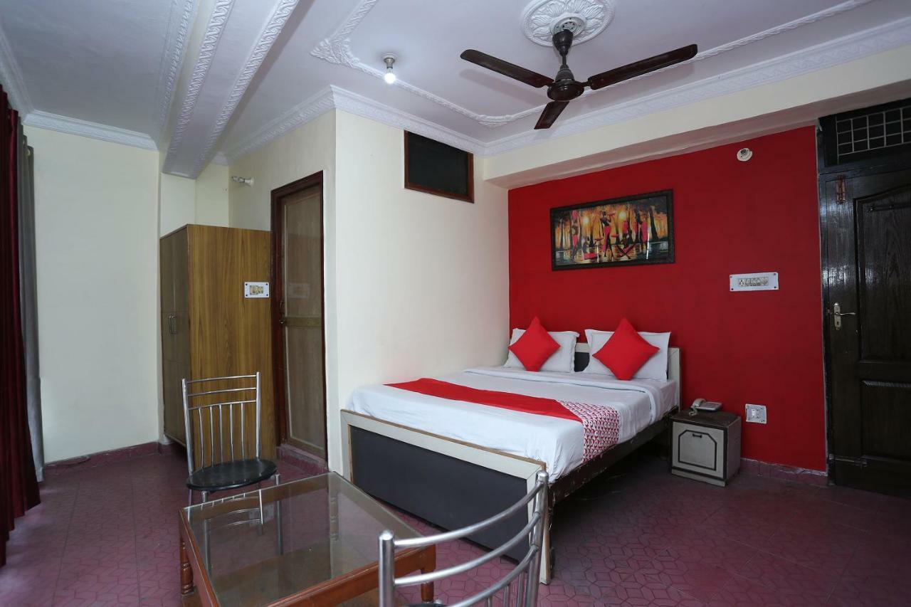 Oyo 39830 Hotel Esquire Meerut Bagian luar foto