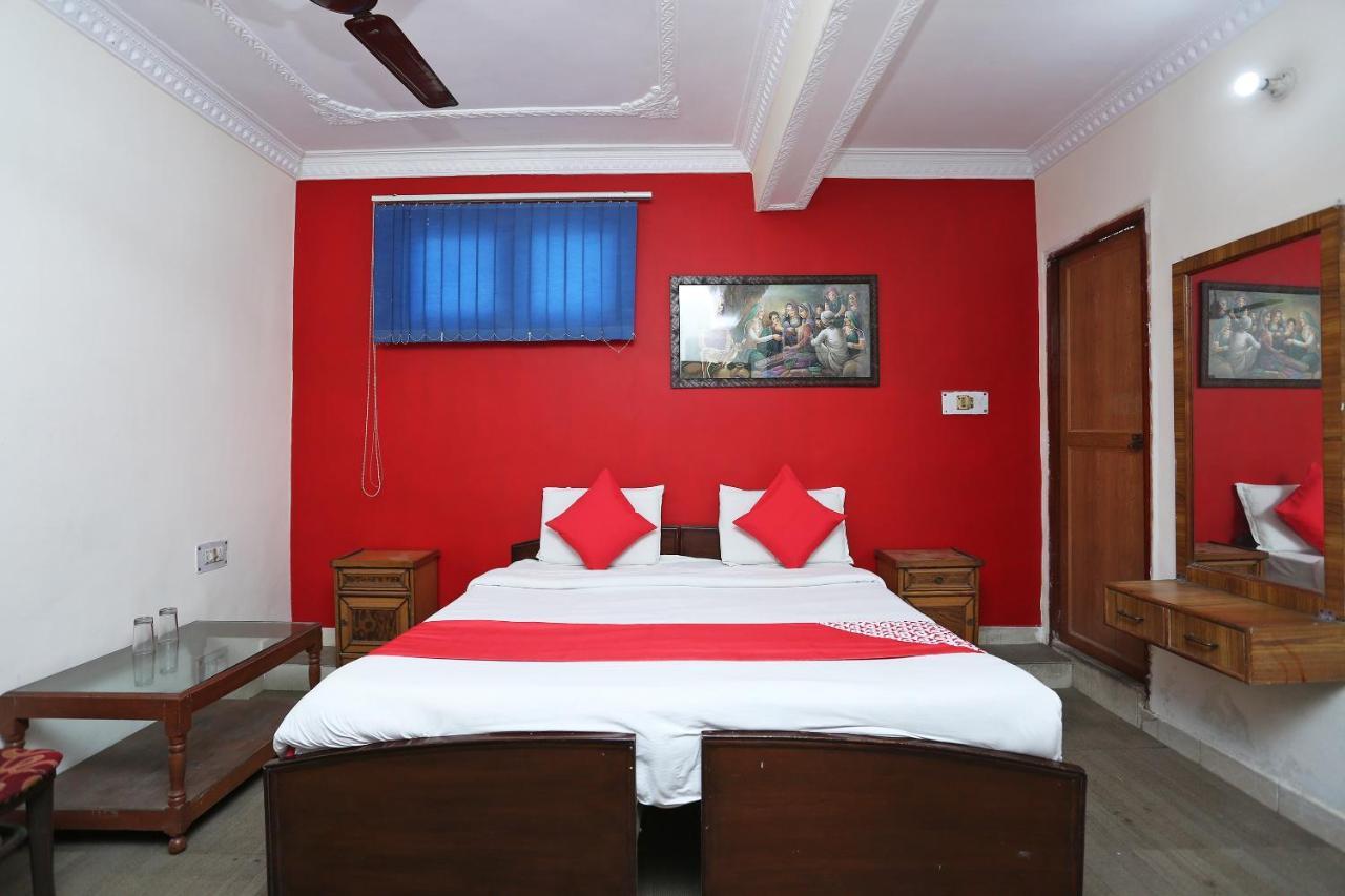 Oyo 39830 Hotel Esquire Meerut Bagian luar foto