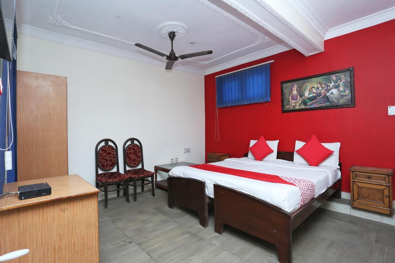 Oyo 39830 Hotel Esquire Meerut Bagian luar foto