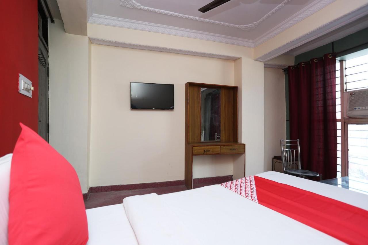 Oyo 39830 Hotel Esquire Meerut Bagian luar foto