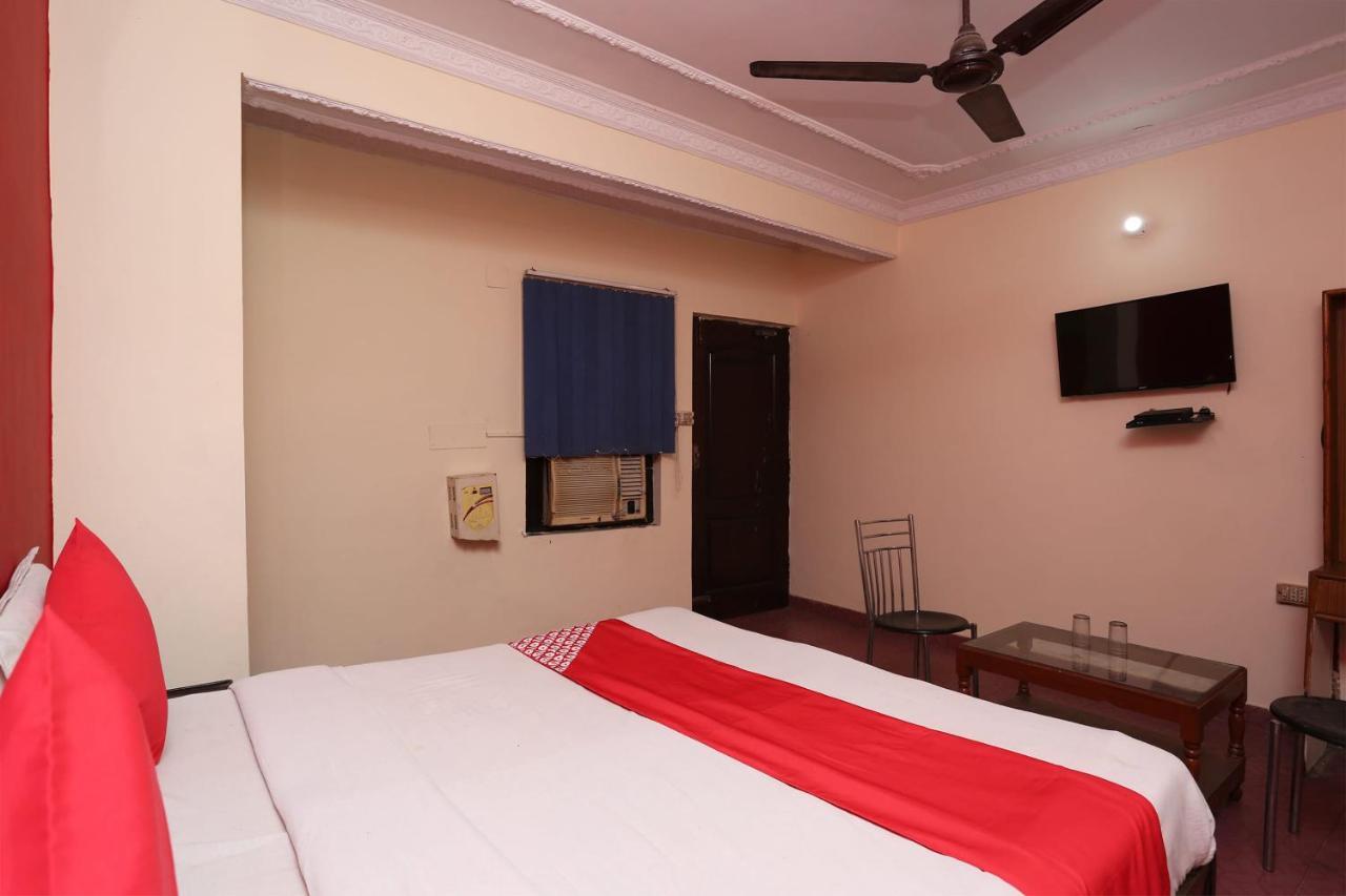 Oyo 39830 Hotel Esquire Meerut Bagian luar foto
